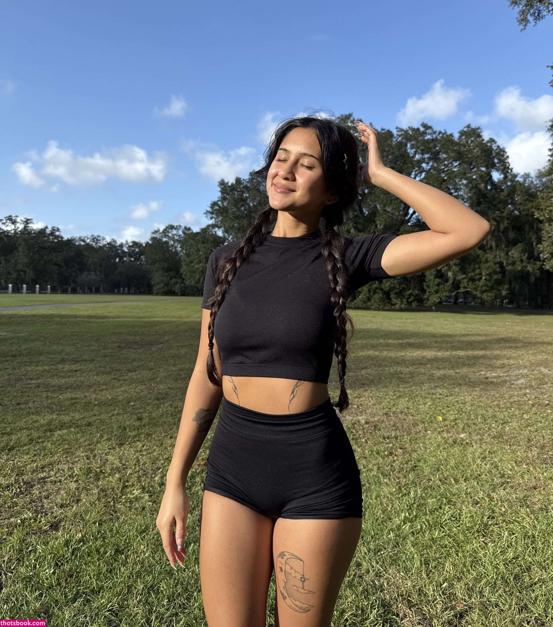 maneaterjade Photo #8