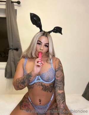 tattooedblondee Photo #2