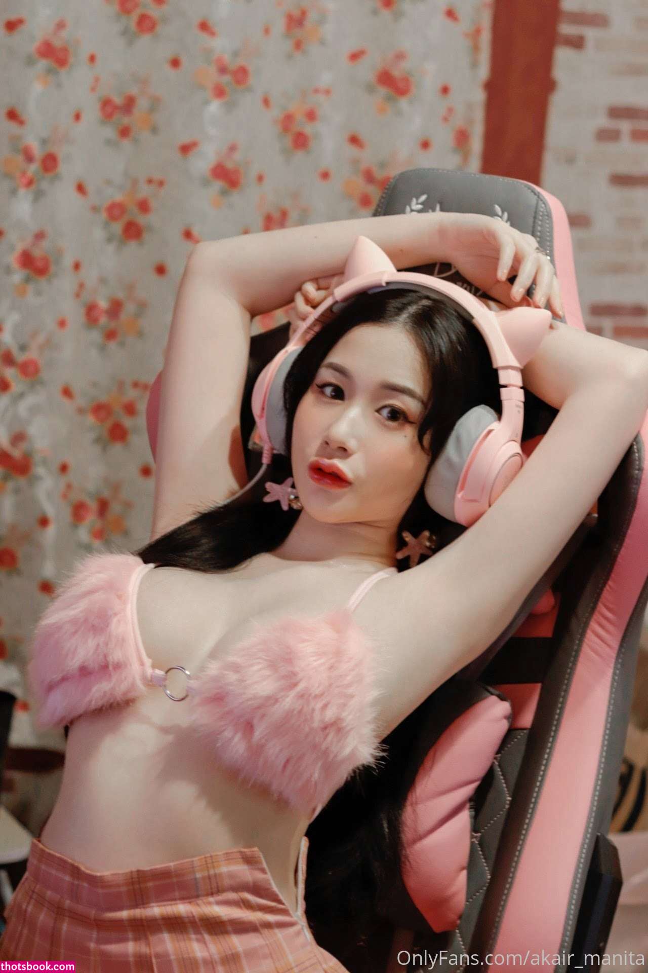 Akair Manita Photo #25