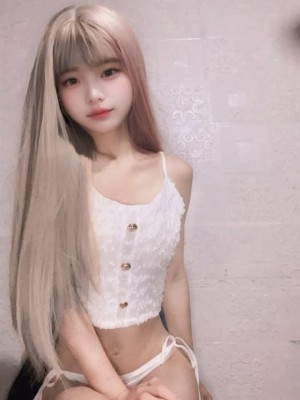 Shayri May Photo #33