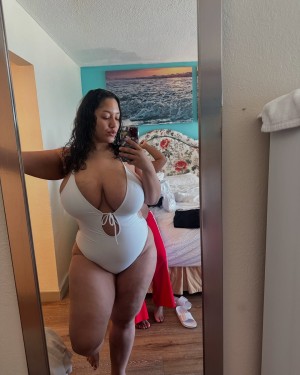 Cassandra Nicole Photo #10