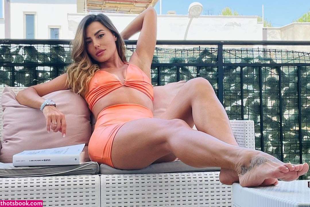 Sabrina Laurenzana Photo #8