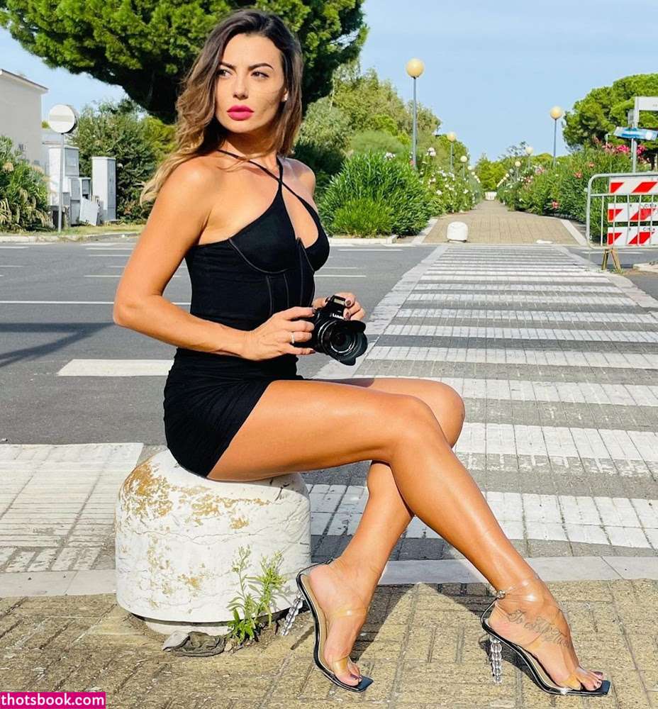 Sabrina Laurenzana Photo #38