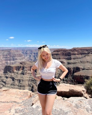 Anastasia Tong Photo #33