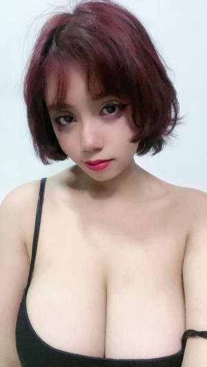 Elyanasparks Photo #8