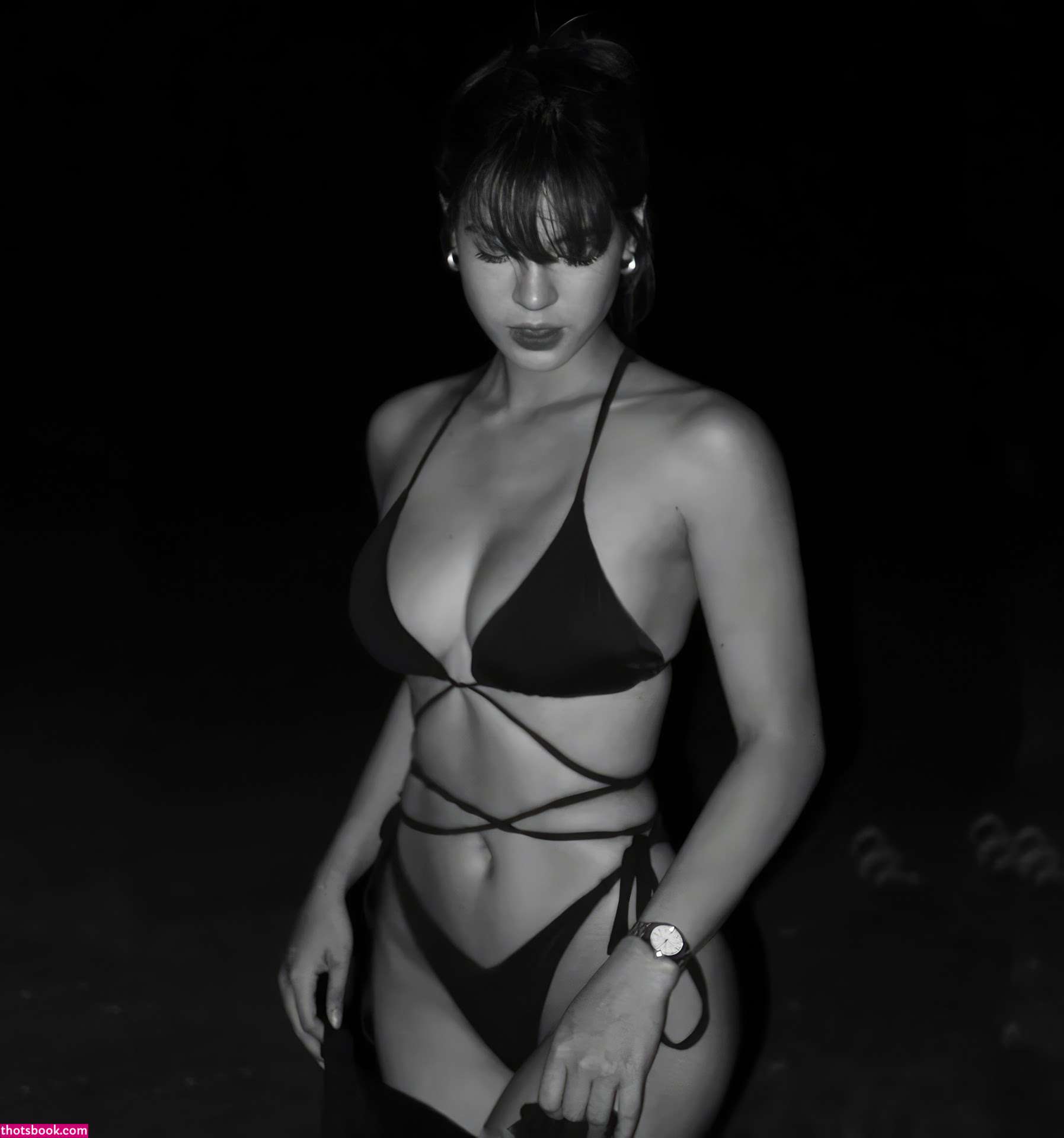 Criselda Alvarez Photo #4