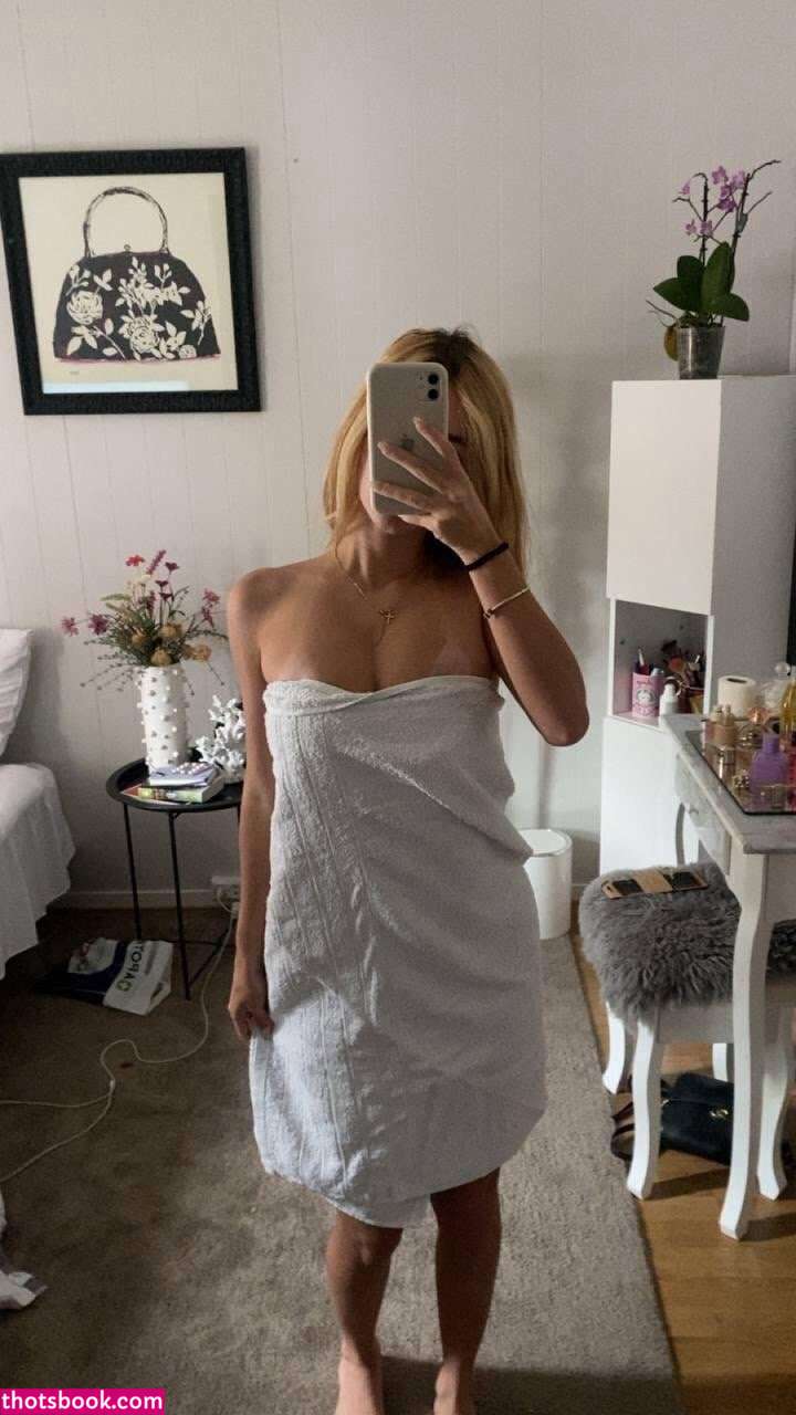 isabelleinswe Photo #29