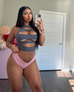 Cinddyrella Photo #3