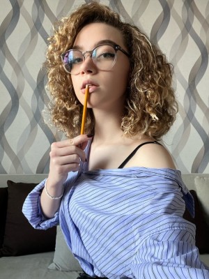 evacurlysue Photo #15