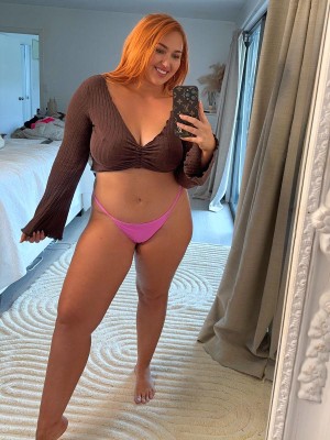 Nora Davis Photo #15