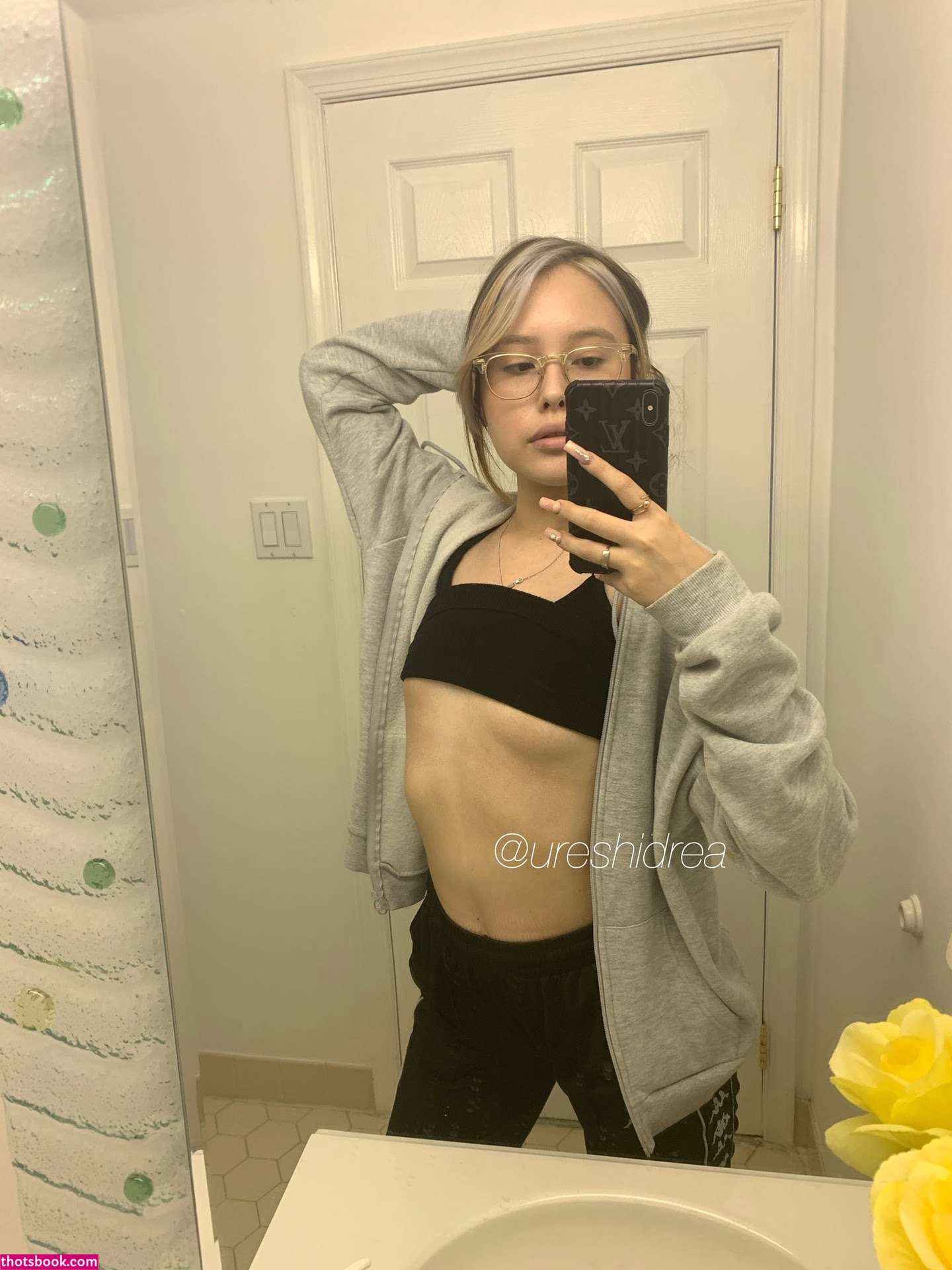 Ureshidrea Photo #23