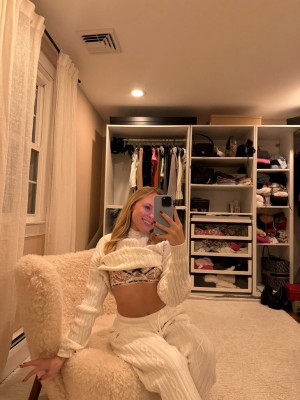 Worship Emma Photo #19