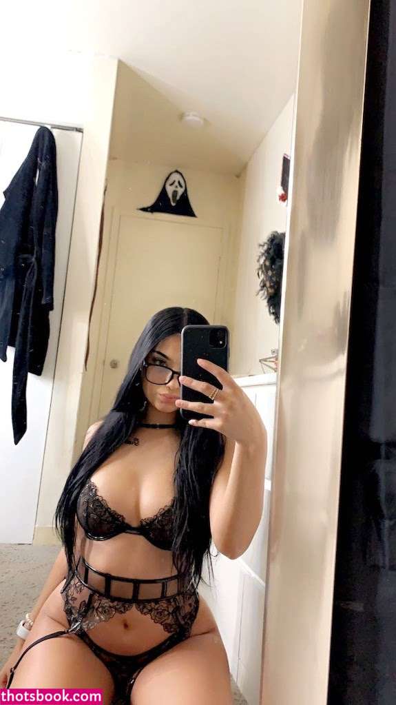 Leslie Emma Photo #11