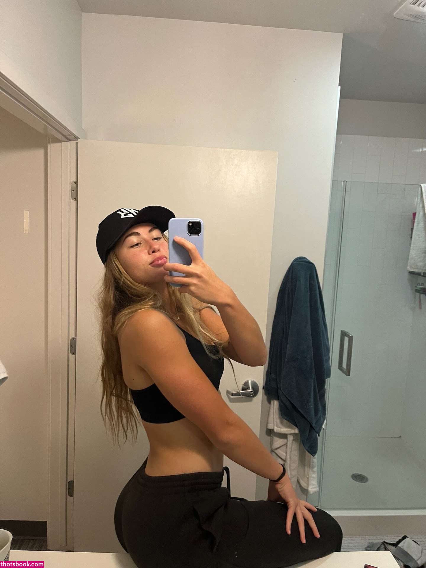 Meghan Walker Photo #10