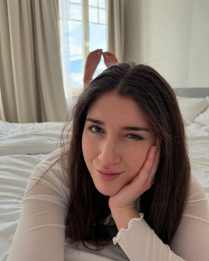 Daisywhitee Photo #5