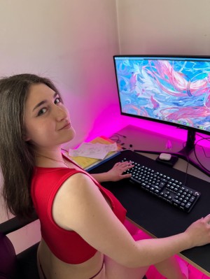 Daisywhitee Photo #15