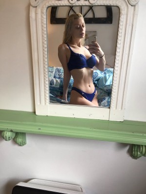 Katiedotcom Photo #4