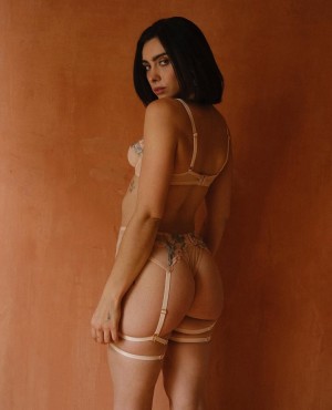 Holistic Nicole Photo #231