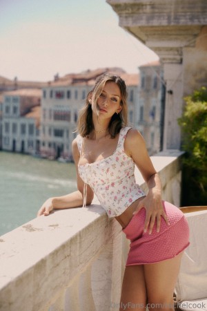 Rachel Cook Photo #1726