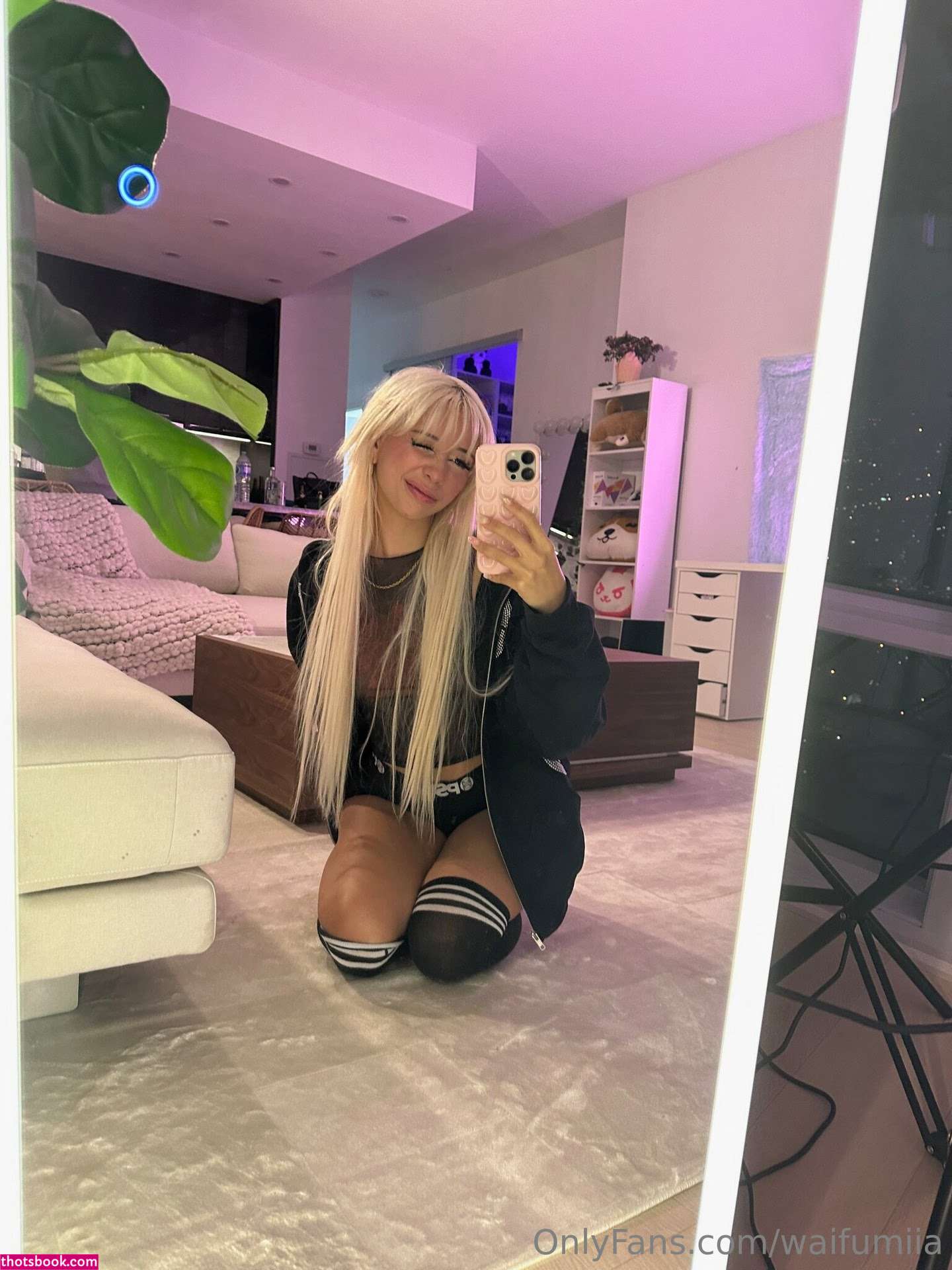 Izzybunnies Photo #1676