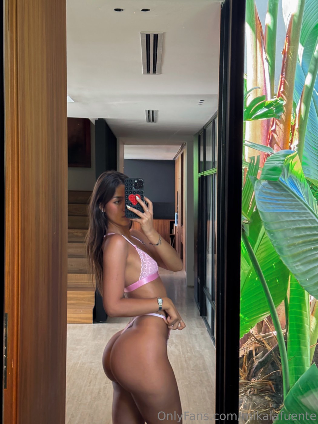 Mikaela Lafuente Photo #1946