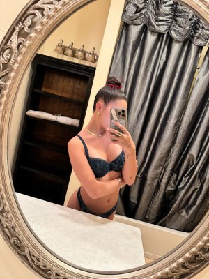 Gigi Papasavvas Photo #38