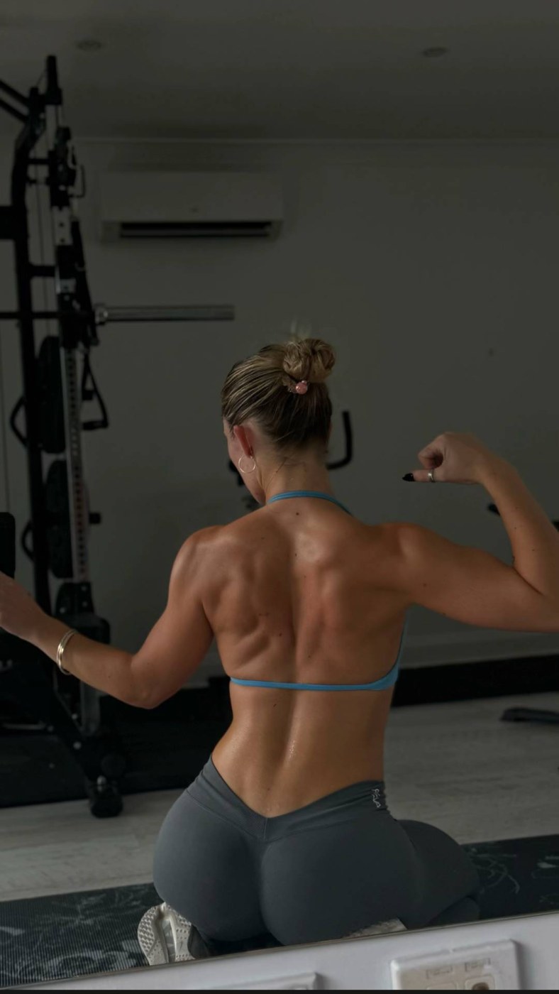 Chelsea Pearce Photo #18