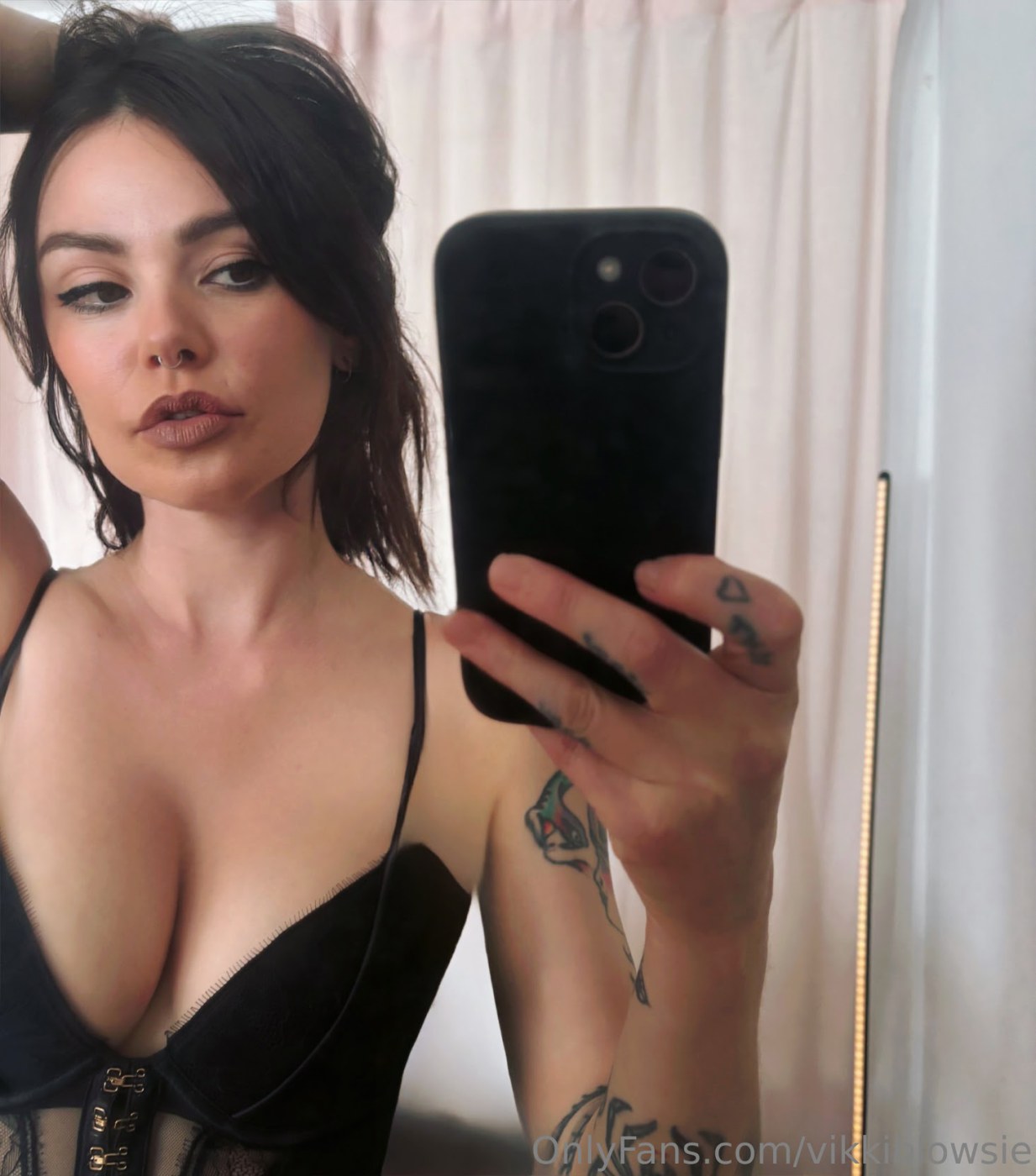Vikki Blows Photo #158