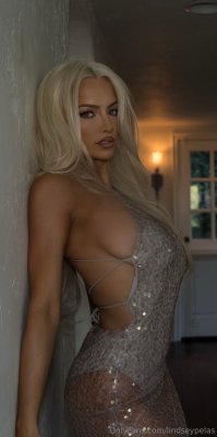 Lindsey Pelas Post #229