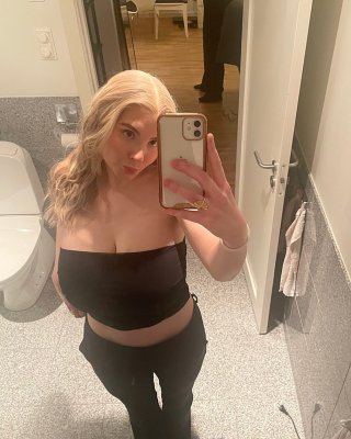 Stina Viktoria Asberg Photo #7