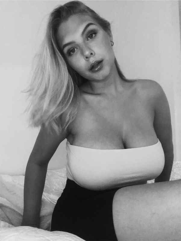 Stina Viktoria Asberg Photo #16