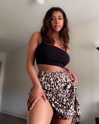 Yasminewithaz Photo #6