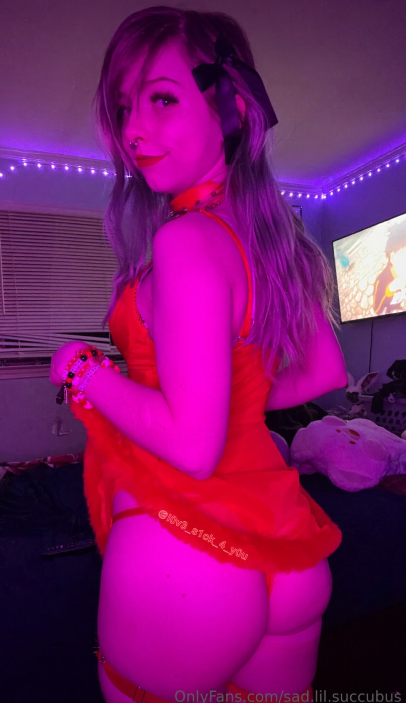 sad.lil.succubus Photo #19