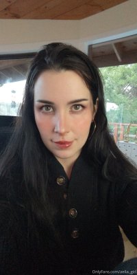 Aella Girl Photo #302