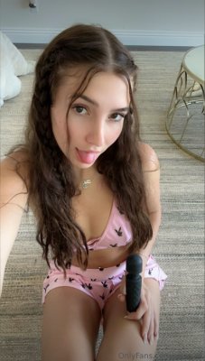 Ellie Vandeel Photo #113