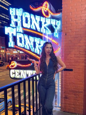 Kathryn Melvin Photo #28