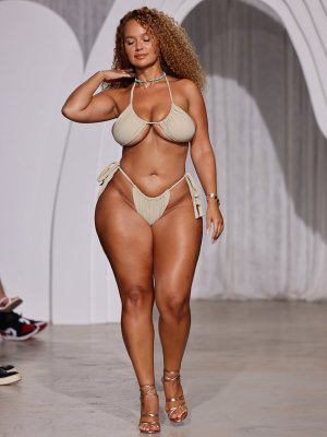 Pamela Alexandra Photo #94