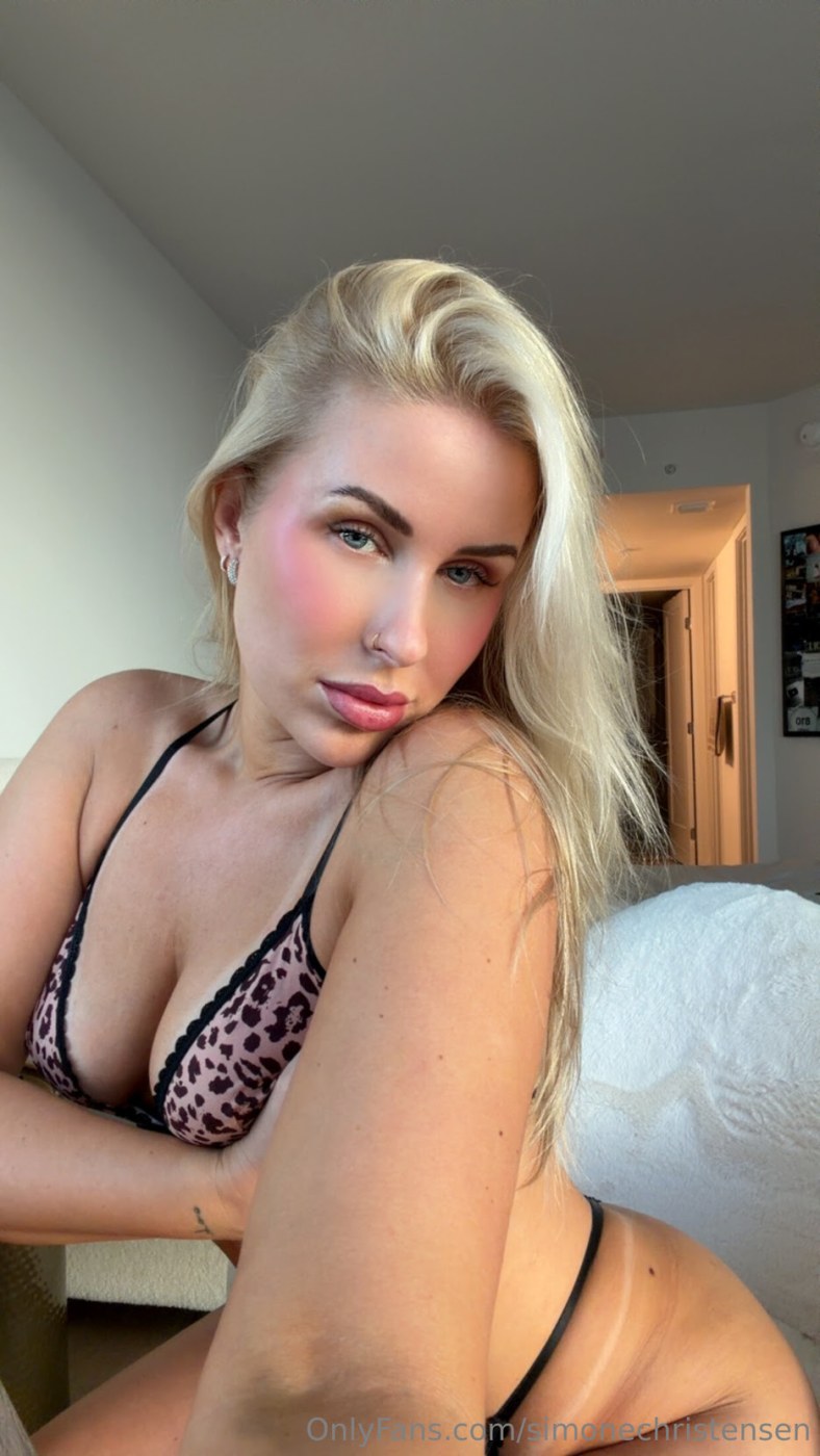 Simone Christensen Photo #208