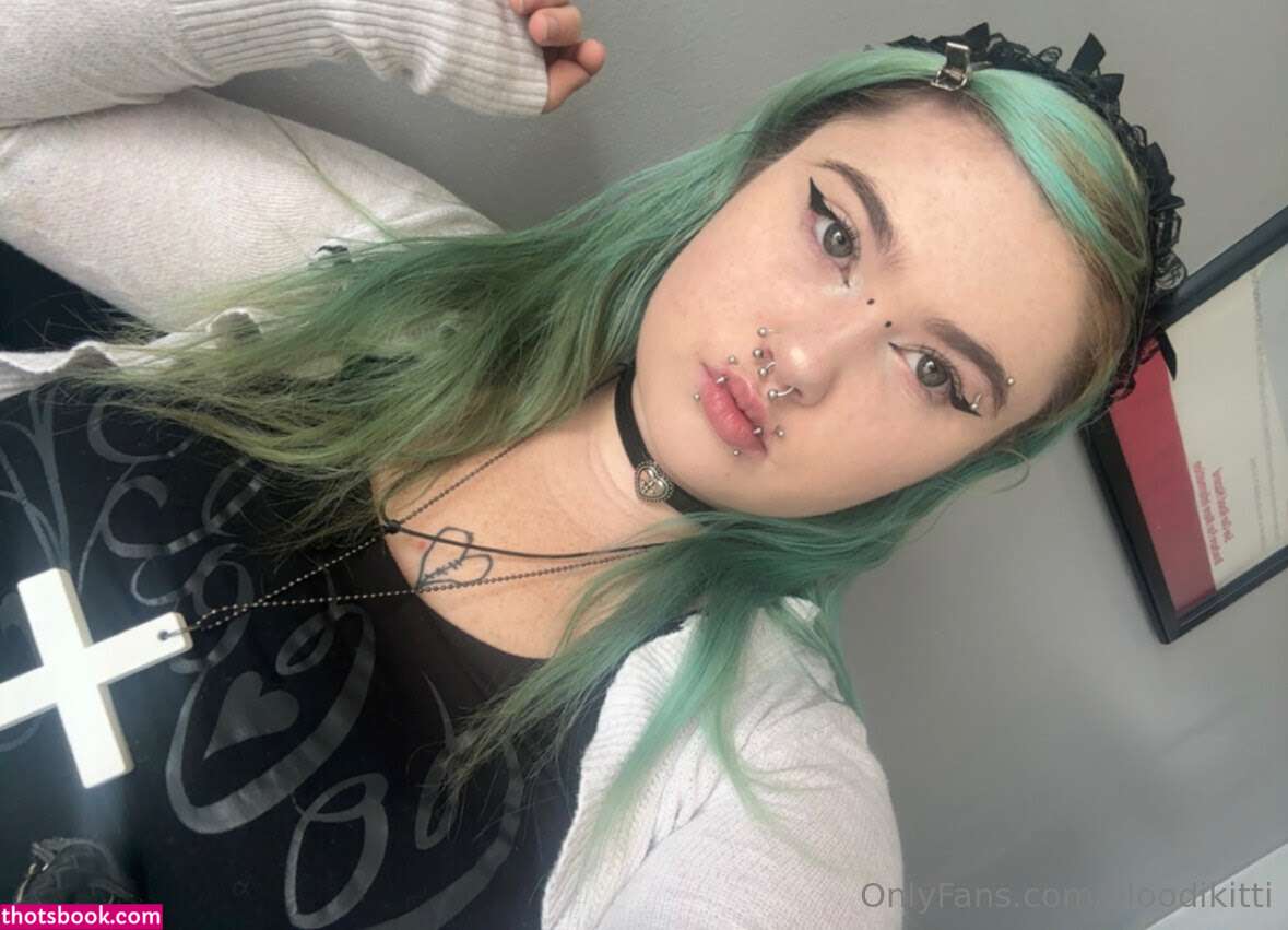 bloodikittix Photo #3