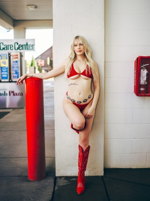 Lilmissmilknhoney Photo #15