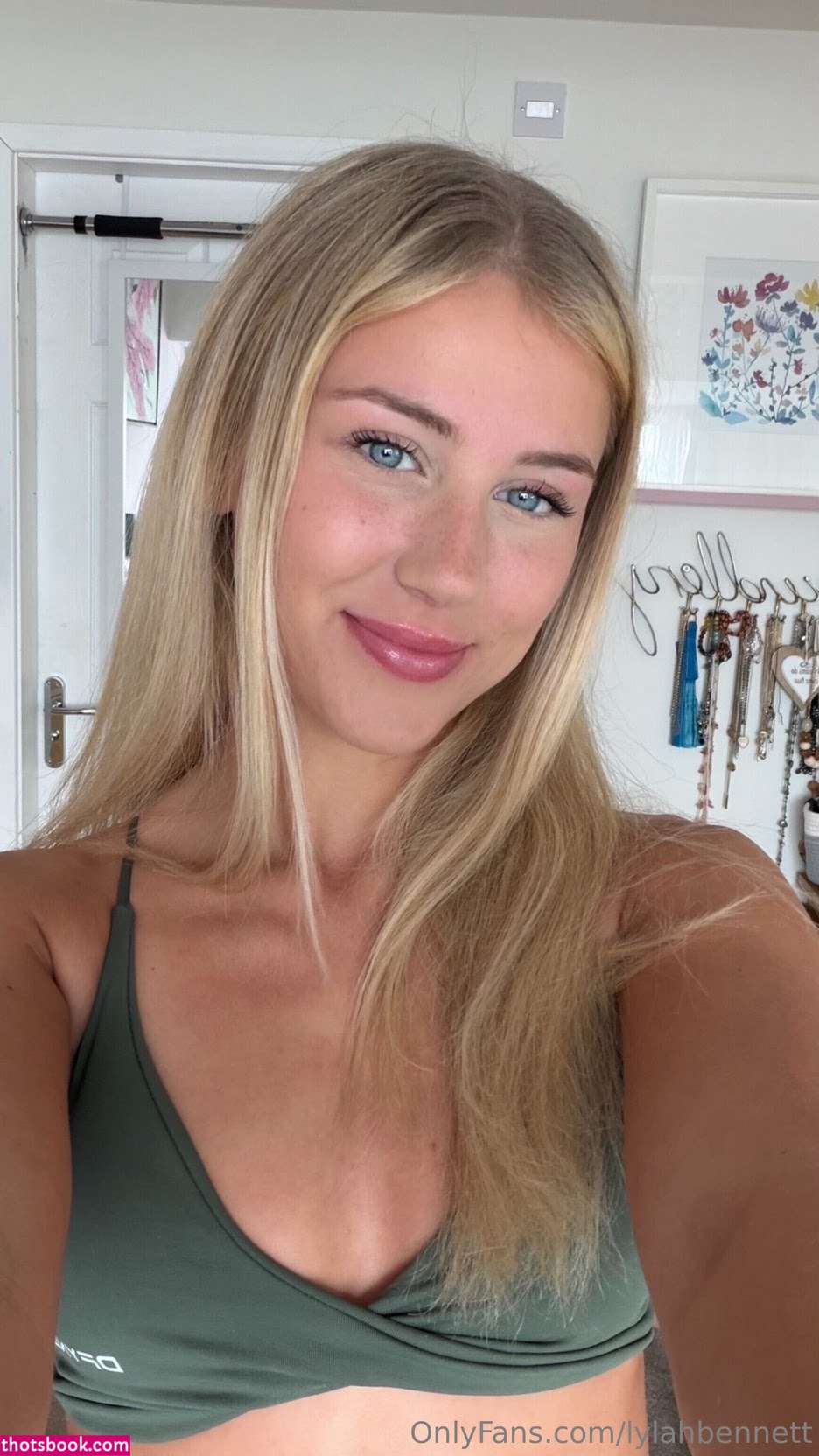 lylahbennett Photo #9