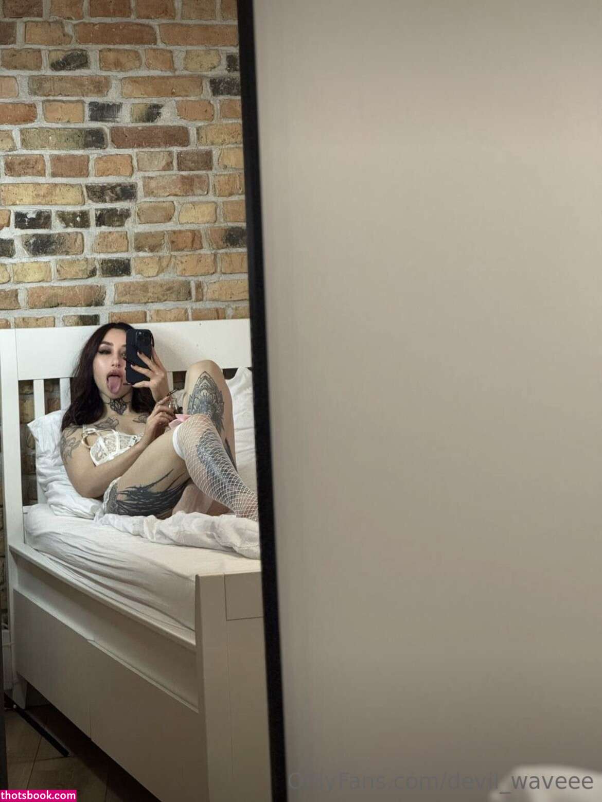 Succuba Tinyy Photo #1