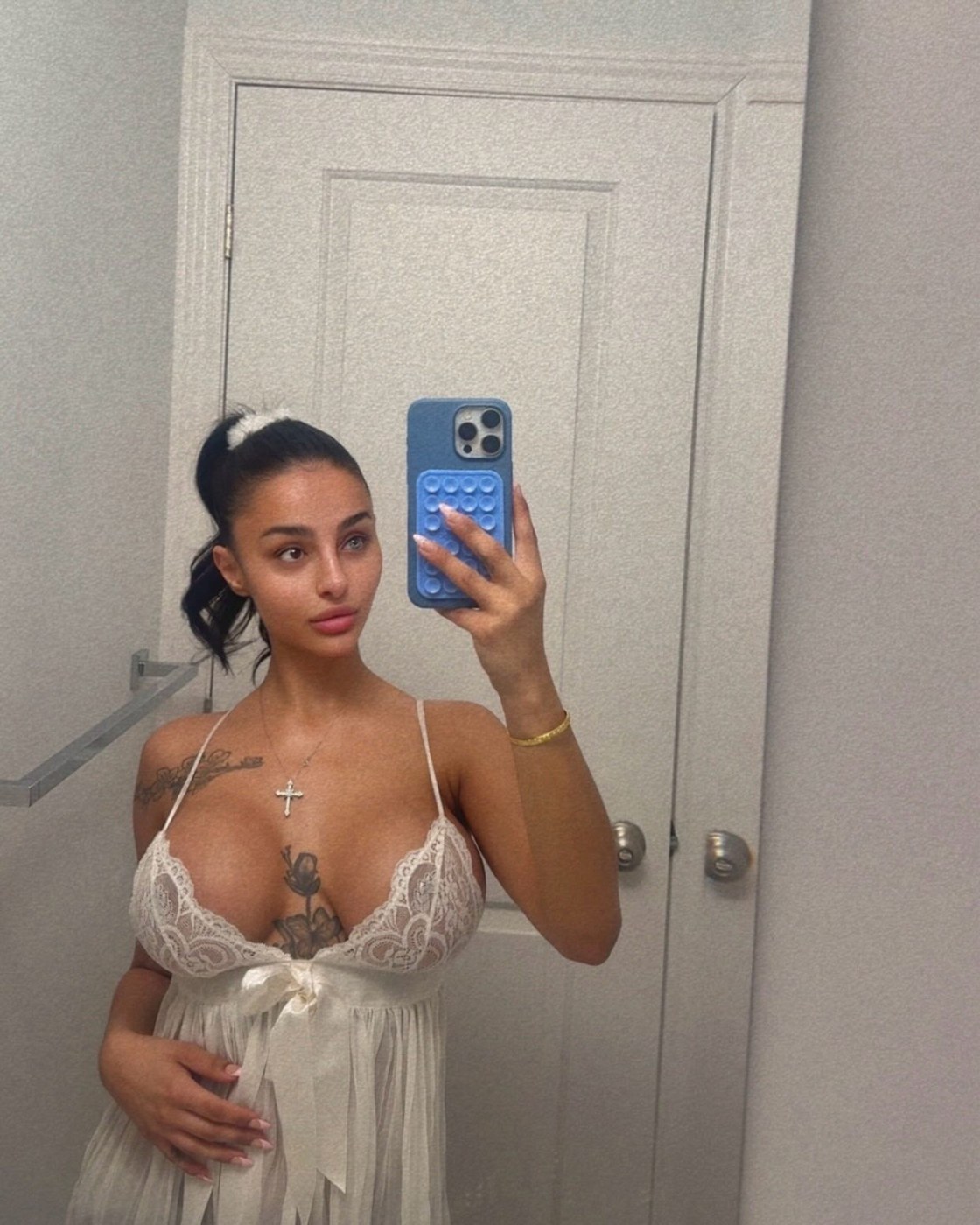 Demianabish Photo #9