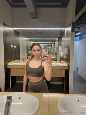 blair_pikky Photo #2