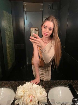 blair_pikky Photo #8