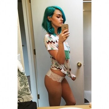 Clara Babylegs Photo #2