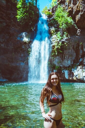 Ally Hardesty Photo #226