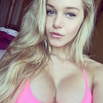 Courtney Tailor Photo #30