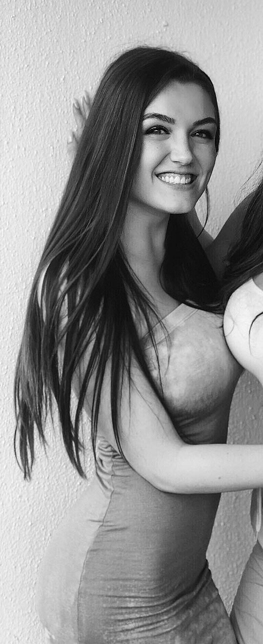 Ally Hardesty Photo #42