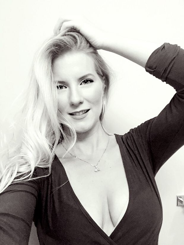 Kat Wonders Photo #11